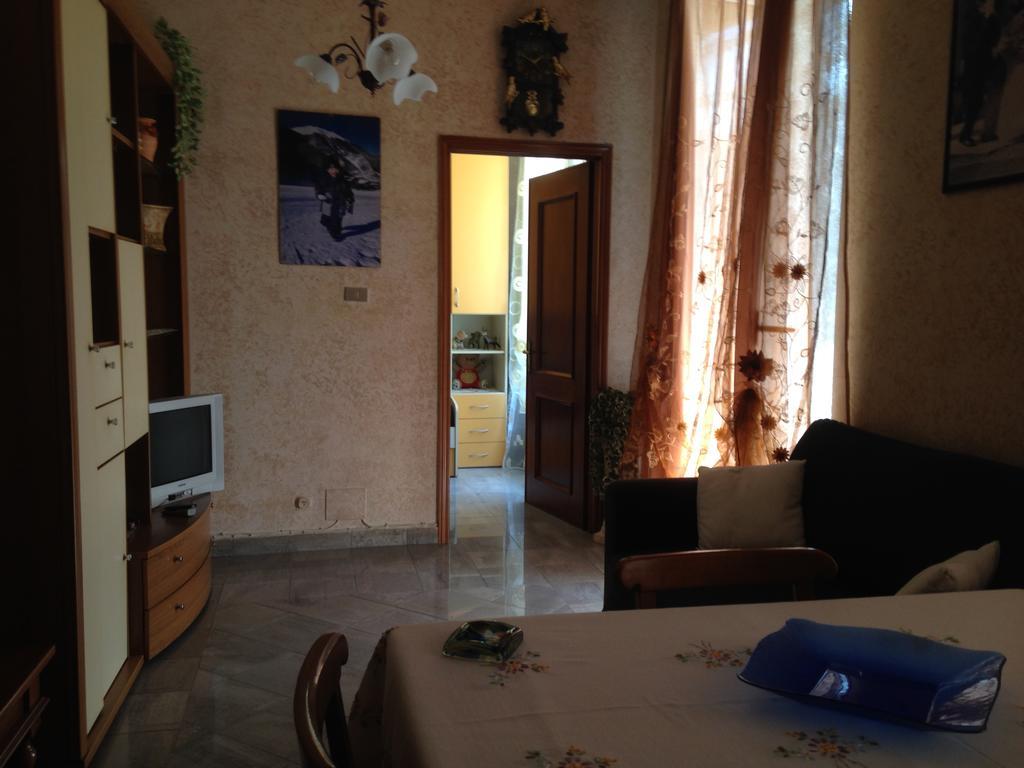 Casa Vacanza "Marina San Giuseppe" Leilighet Ventimiglia Eksteriør bilde